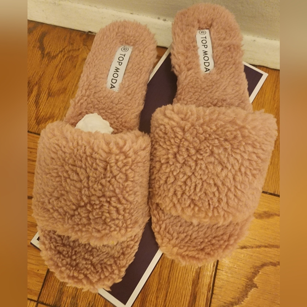 Furry Slippers - Picture 4 of 7